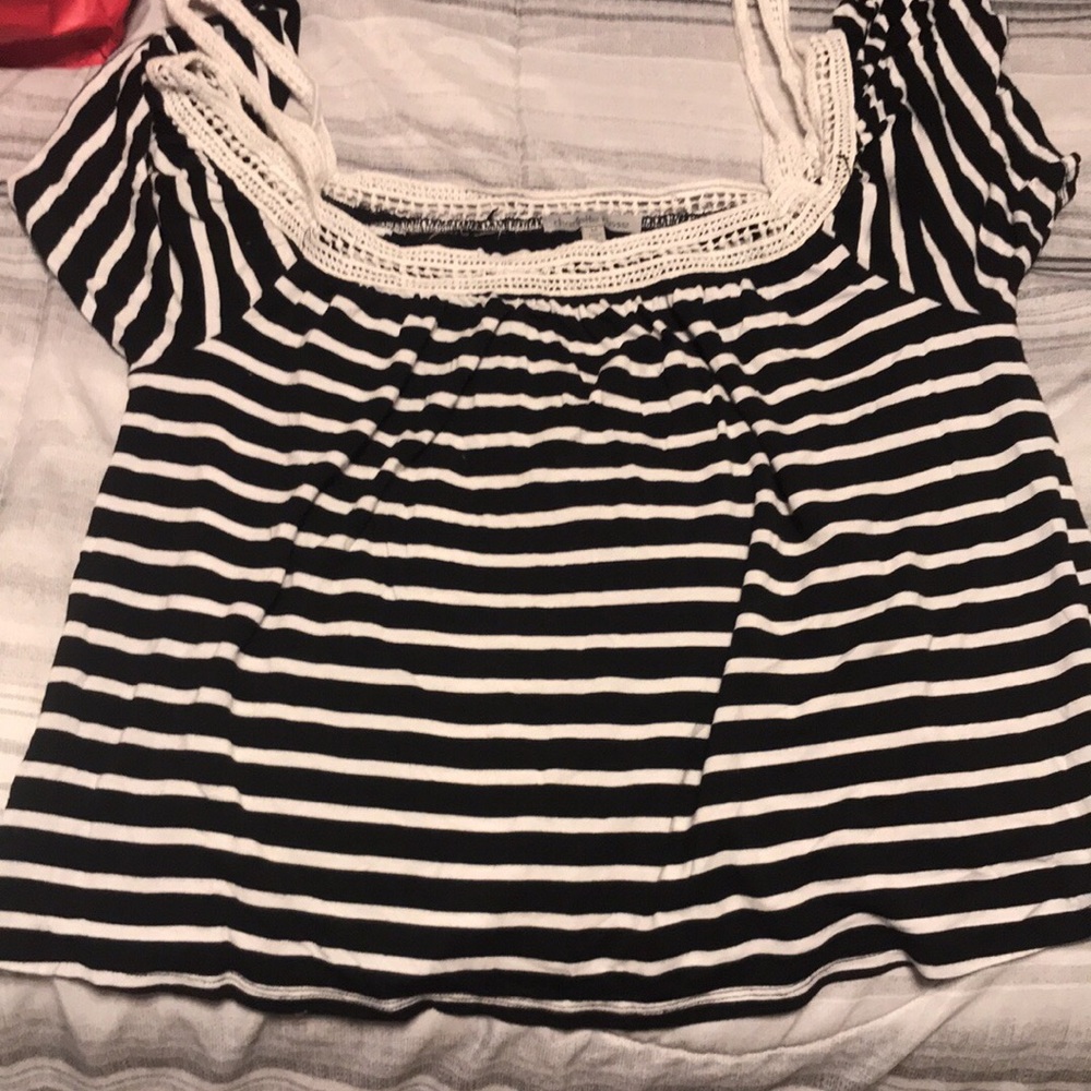Tops - Picture 2 of 3